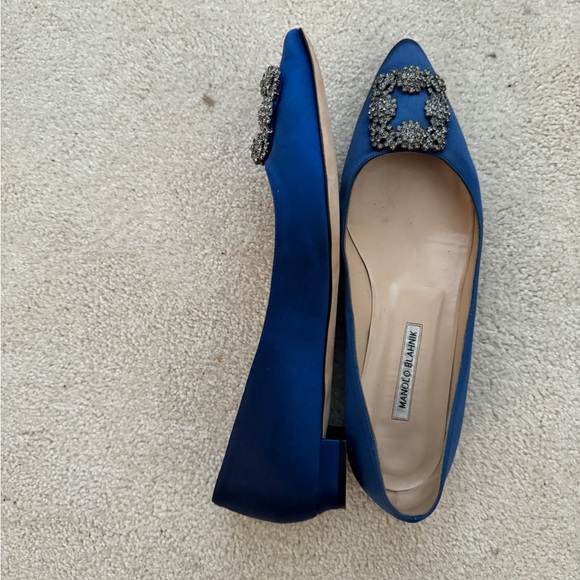 The Carrie Bradshaw shoe!  But these are flats! Worn just one day! Weddi… - Picture 4 of 4